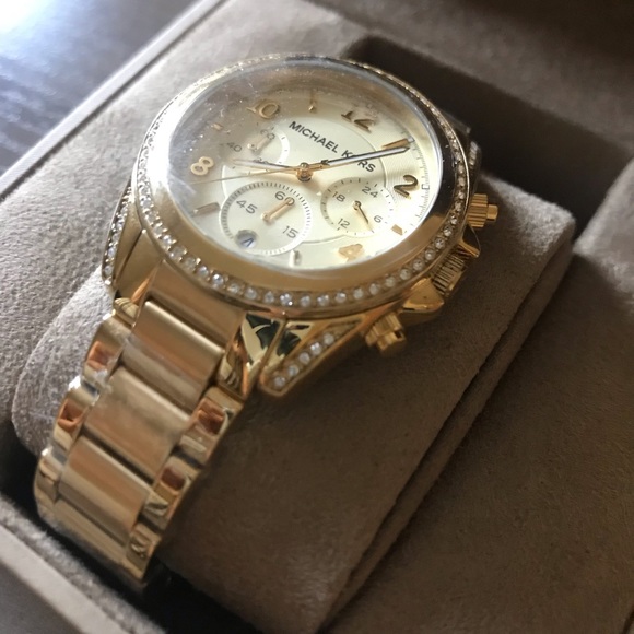 Michael Kors gold plated Chronograph watch - Picture 2 of 7